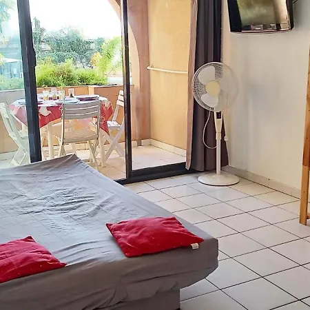 Bord & Vue Piscine Cannes